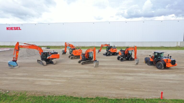 Hitachi_Serie-7_Gruppenbild_DJI_0328